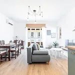 Large & Quiet 1 Bdr Downtown