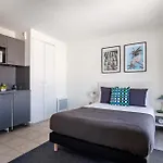 Aparthotel Student Factory 3*