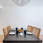 Near Old Town And Fully Renovated Apartment Nice