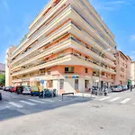 Near Old Town And Fully Renovated *