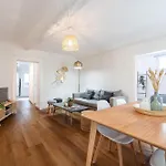 2 Bdr Heart Of The Old Town Apartment