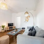 Apartment 2 Bdr Heart Of The Old Town Nice
