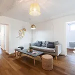 2 Bdr Heart Of The Old Town