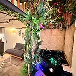 Jungle Suite Avec Jaccuzi