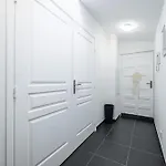 Apartment Large & Quiet 1 Bdr At Port