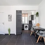 Apartment Large & Quiet 1 Bdr At Port