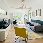 Apartment Luxueux Appartement, Carre D'or, Square Mozart *