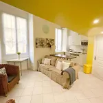 Apartment Atypique Au Coeur Du Vieux-nice *