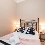 2 Bdr Heart Old Town Apartment Nice