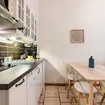 2 Bdr Heart Old Town Apartment Nice