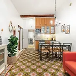 2 Bdr With Independent - Old Town Apartment *