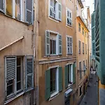 2 Bdr With Independent Studio - Old Town