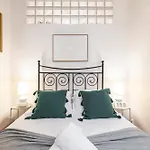 2 Bdr With Independent - Old Town Apartment *