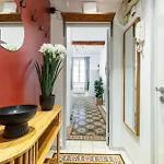 2 Bdr With Independent Studio - Old Town