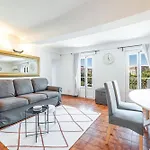 2 Bdr Panoramic View On Gardens