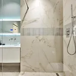 9 Alberti Centre Aparthotel Nice