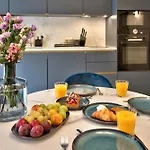 9 Alberti Centre Aparthotel