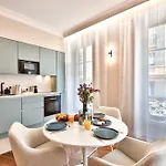 9 Alberti Centre 4*