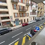 Grand Studio Tres Bien Situe!