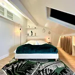 Joli Studio, Idealement Situe, Tres Proche Gare