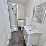 3p En Centre Ville, Spacieux Et Calme Apartment *