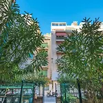 - - Superbe Studio Avec Balcon - Nice Centre - -