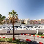 Large Central 2 Bdr & Garage