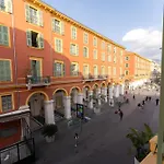 Joli Duplex Donnant Sur La Place Massena