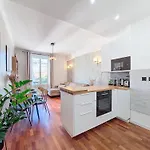 Nestor&Jeeves - Fei Home - Port - Modern