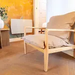 Superbe Appartement Deux Chambres, Centre Proche Port