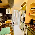Spacieux/paisible 5 Pieces En Plein Coeur De Apartment