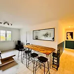Spacieux/paisible 5 Pieces En Plein Coeur De Apartment *