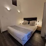 2 Pieces Hyper Centre *