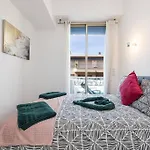 Royal Riviera Apartment
