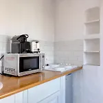 Loft Le France, Golden Square
