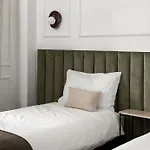 Designer Top Floor Peaceful Elevator Fiber Wifi, Balcony