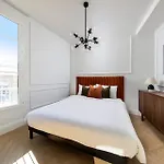 Apartment Designer Floor Peaceful Elevator Fiber Wifi, Balcony