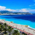 Victoria 2People Parking Ac