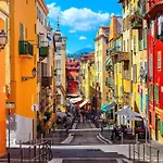 Victoria 2People Parking Ac