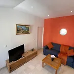 Le Village - Cosy Flat 5 Min Walk Away From Sea *
