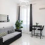Apartment Stylish Modern Near Train Station