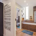 2 A 15 Mn De La Apartment *