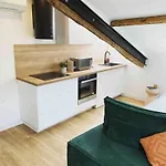 Beautiful Refurbished Cozy * Nice