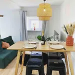 Beautiful Refurbished Cozy Apartment Nice