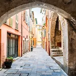 Le Bashkir - Spacieux Avec Terrasse - Wifi - Pres Mer Et Aeroport - Tram Et Supermarches