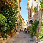 Le Bashkir - Spacieux Avec Terrasse - Wifi - Pres Mer Et Aeroport - Tram Et Supermarches