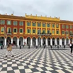 Studio Renovated Chic Location