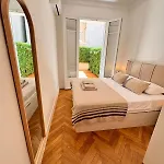 Luxury With Private Terrace In *