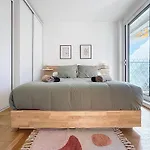 Magnifique Dernier Etage A 300M De La Promenade!