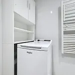 Magnifique Dernier Etage A 300M De La Promenade!
